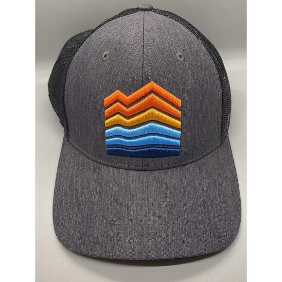 NWOT Signature Snapback Mesh Trucker Hat Charcoal Mountain River Paddle Sport - Picture 1 of 7